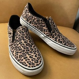 ❎Sold ❎ Cheetah slip on vans
